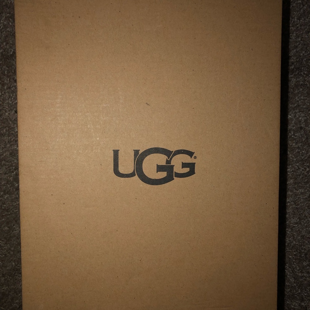 Mini UGGS - Picture 3 of 5